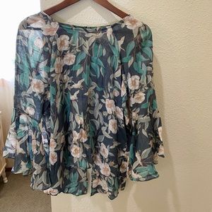 Flowy floral blouse